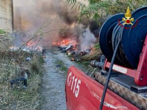 Incendio rifiuti Barcellona Pozzo di Gotto