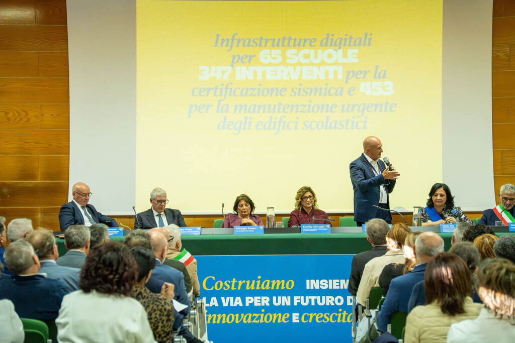La Sicilia fa scuola