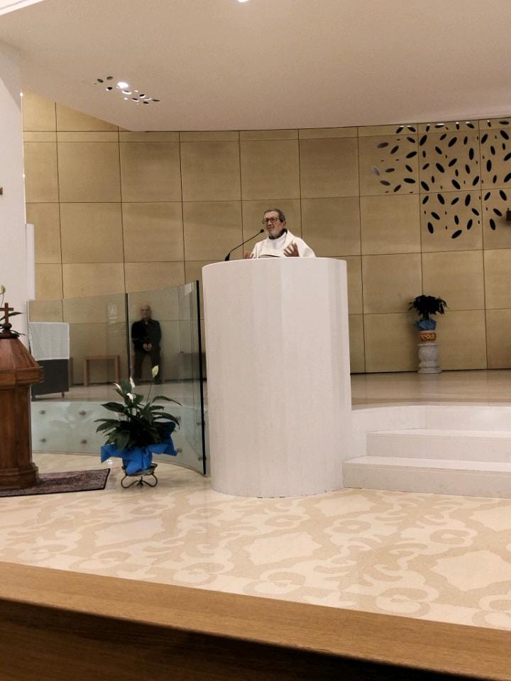 L'omelia e testimonianza di monsignor Costantino