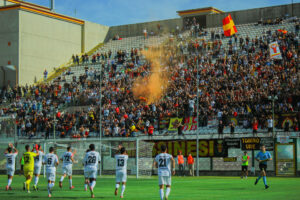 Messina Reggina squadra e curva tifosi