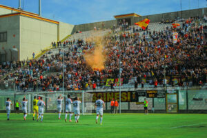 Messina Reggina squadra e curva tifosi