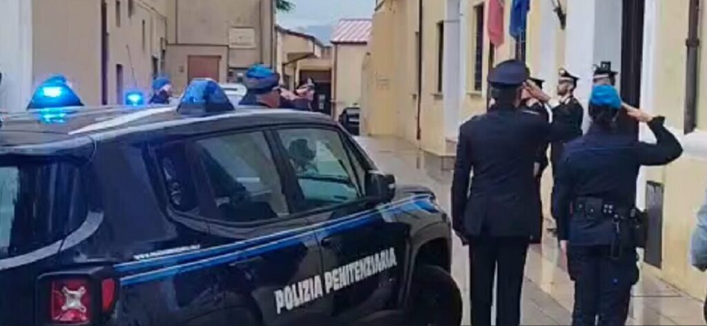 Polizia penitenziaria rende omaggio Carabinieri
