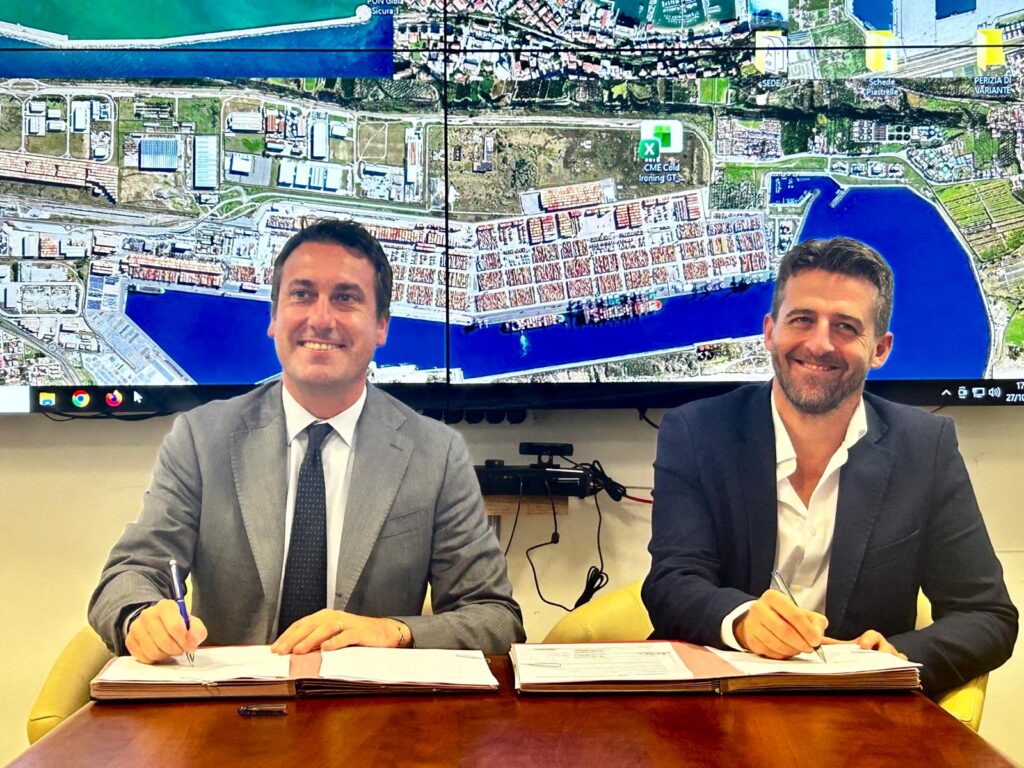 Porto di Corigliano Rossano, firmato l'atto di concessione del mercato ittico (1)
