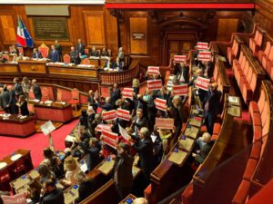 Protesta opposizione al Senato per approvazione riforma della giustizia
