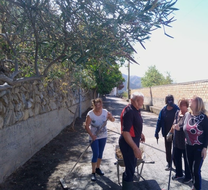 Pulizia Viale del Cimitero Mosorrofa