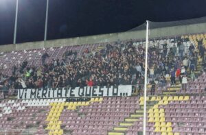 Reggina-Nocerina tifosi curva sud protesta con striscione
