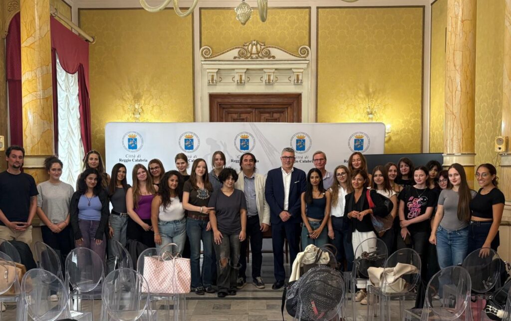 Scambio internazionale culturarle Reggio Calabria Francoforte con studentesse tedesche in città