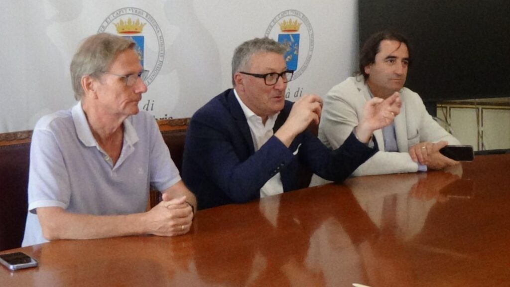 Scambio internazionale culturarle Reggio Calabria Francoforte con studentesse tedesche in città
