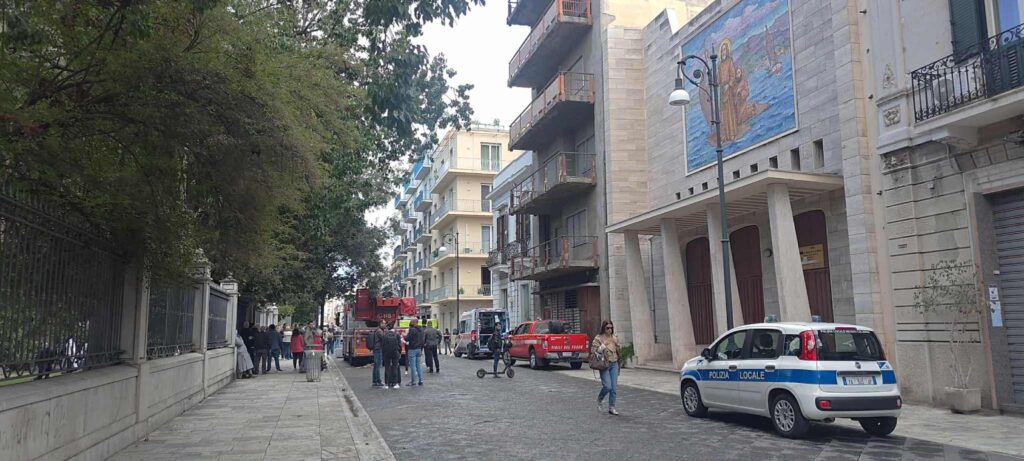 Tentato suicidio Corso Garibaldi Reggio Calabria