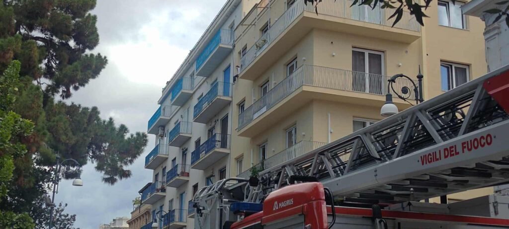 Tentato suicidio Corso Garibaldi Reggio Calabria