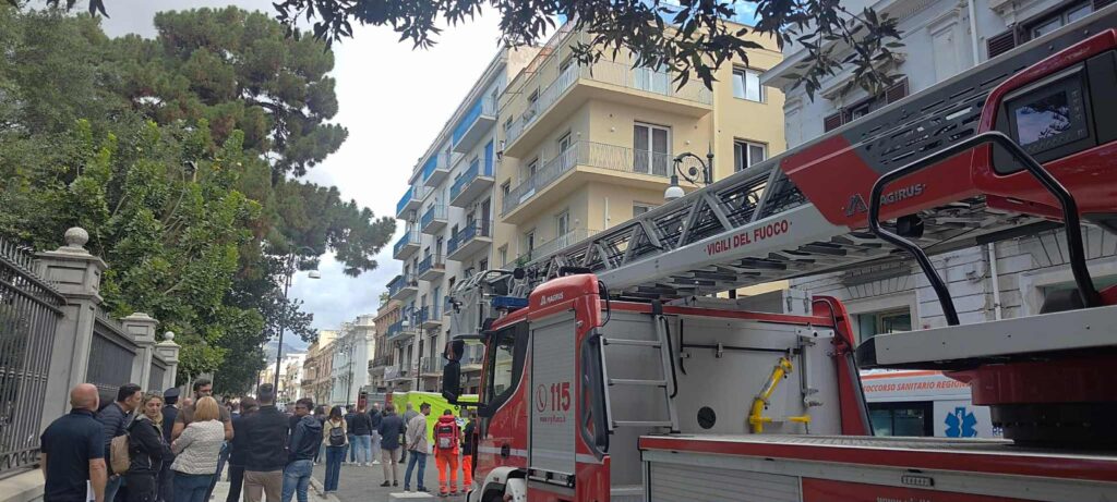 Tentato suicidio Corso Garibaldi Reggio Calabria
