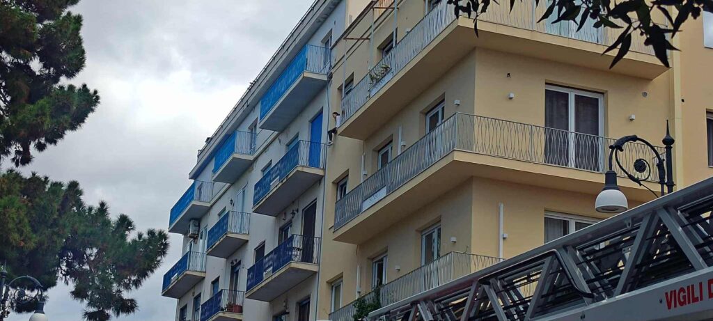 Tentato suicidio Corso Garibaldi Reggio Calabria