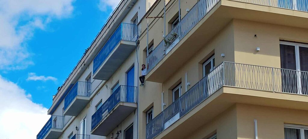 Tentato suicidio corso garibaldi reggio calabria