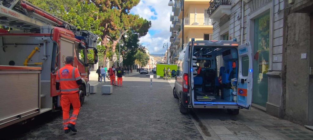 Tentato suicidio corso garibaldi reggio calabria