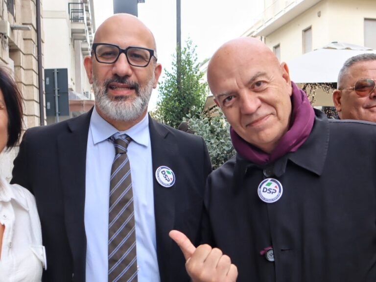 Regionali, Toscano e Rizzo chiudono la campagna elettorale a Reggio Calabria: “destra e sinistra sono uguali. Sì al Ponte ma con strade e ferrovie adeguate” | INTERVISTE