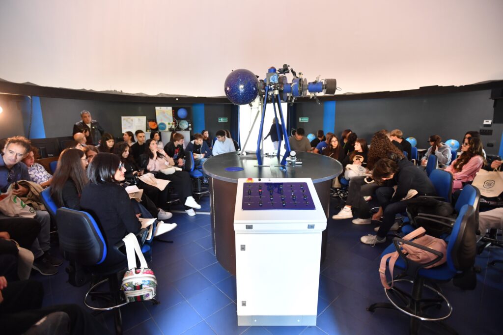 apertura cosmos 2025 - planetario