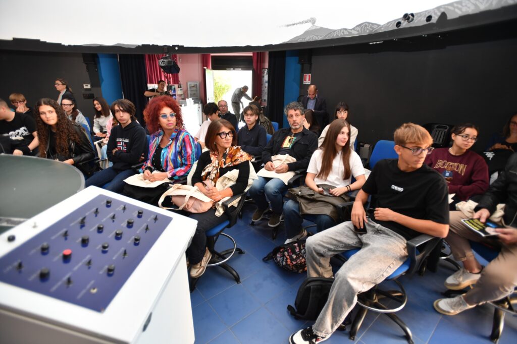 apertura cosmos 2025 - planetario