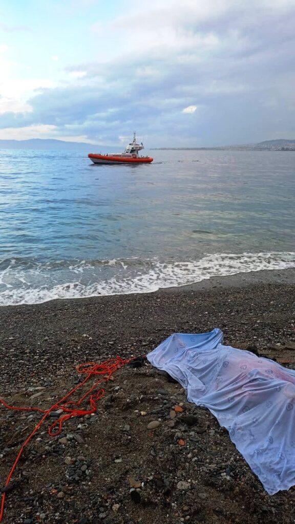 cadavere spiaggia pellaro