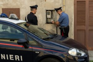 carabinieri scoperto allaccio abusivo alla rete pubblica