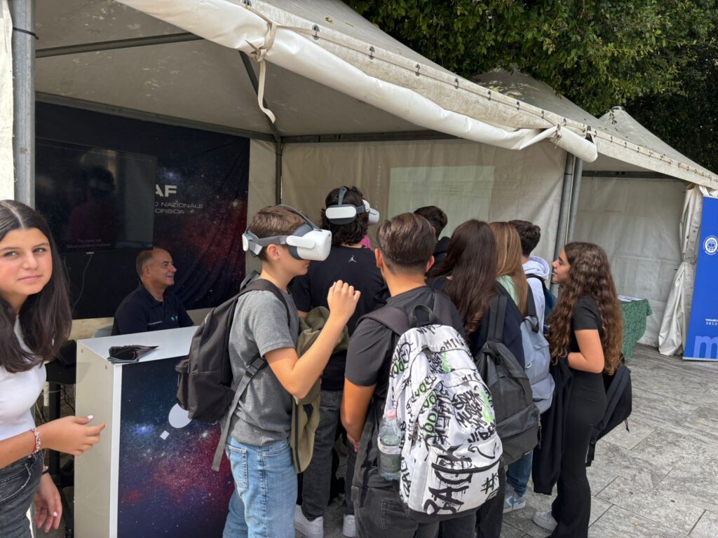 cosmos 2025 - stand piazza Italia