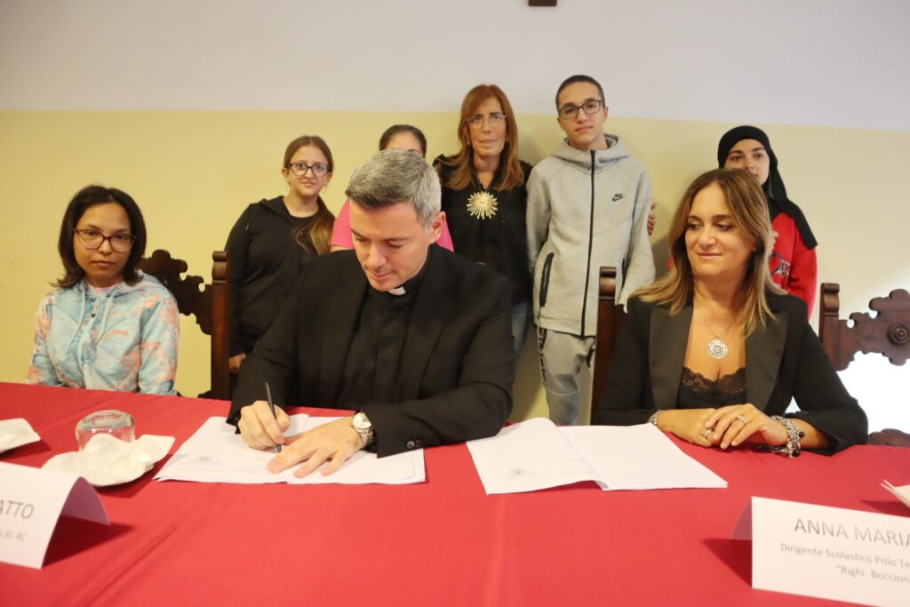 firma convenzione righi boccioni fermi e seminario per gestione del verde