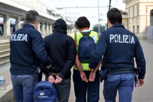 furto treno polizia