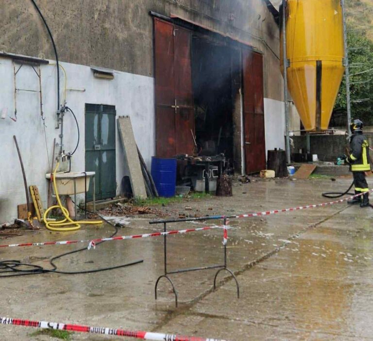 incendio catanzaro maltempo