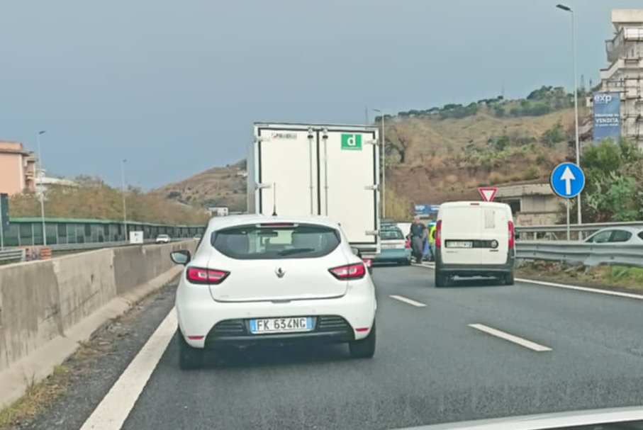 incidenti raccordo autostradale