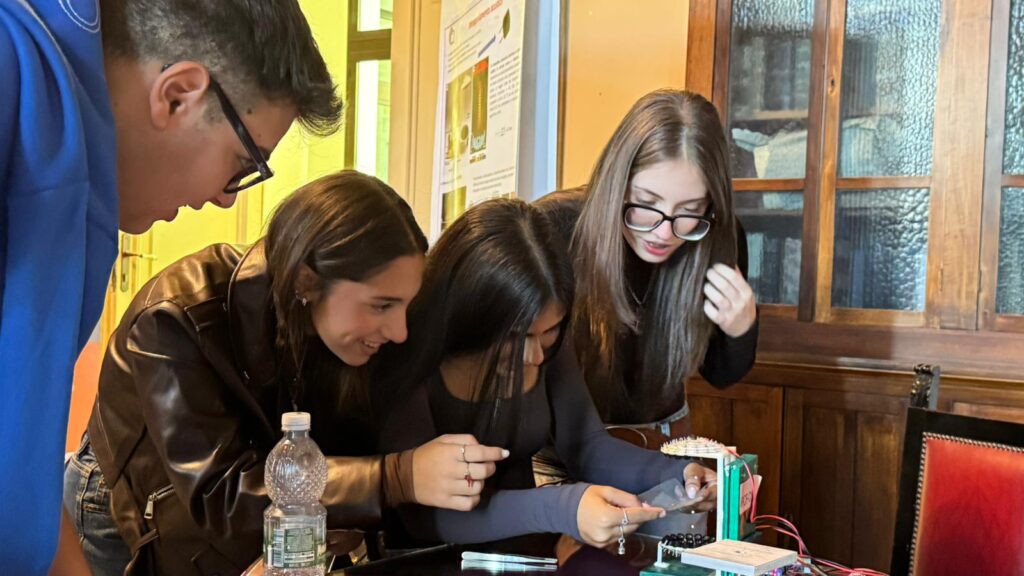 laboratori cosmos 2025
