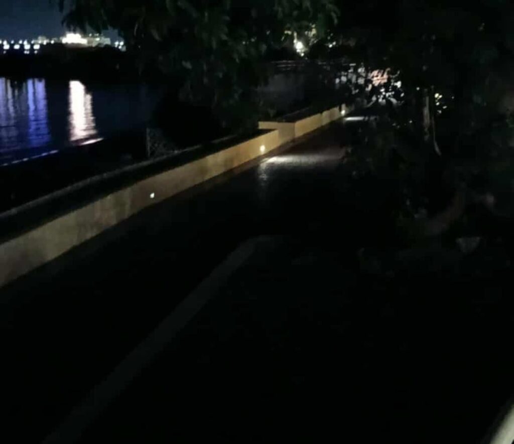 lungomare buio