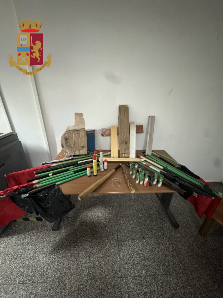 materiale sequestrato polizia