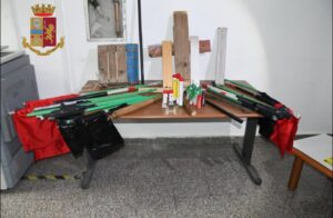 materiale sequestrato polizia