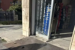 negozio fatto esplodere da ordigno lamezia terme