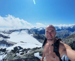 scalzo e nudo sull'etna