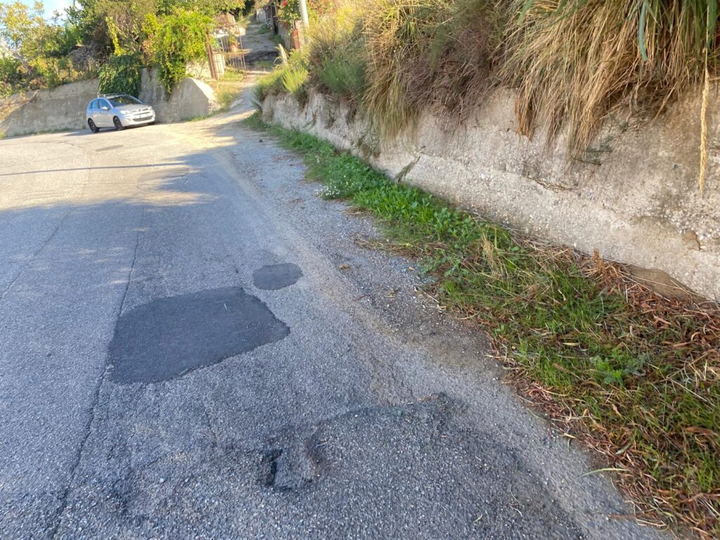 strada dissestata a gallina