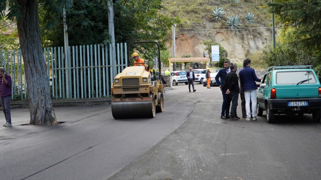 strada riasfaltata a cataforio