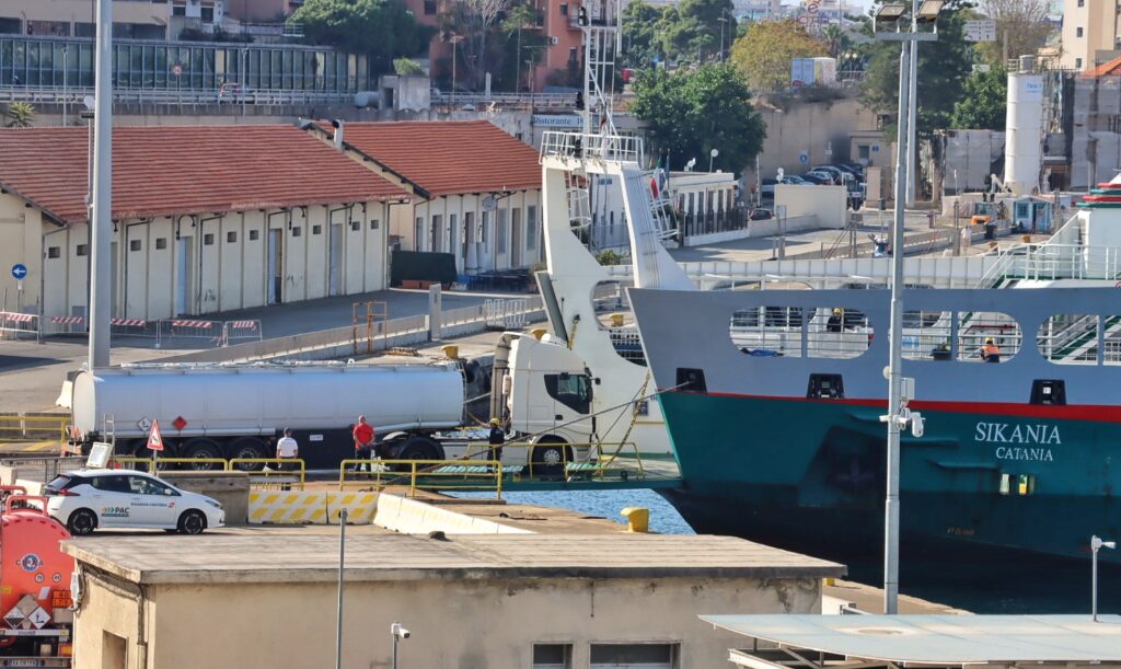 tir porto reggio calabria