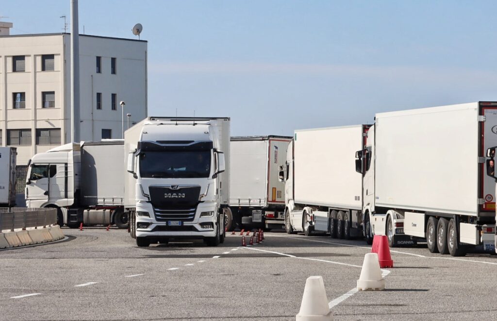 tir porto reggio calabria