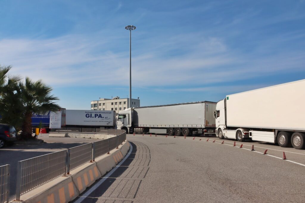 tir porto reggio calabria