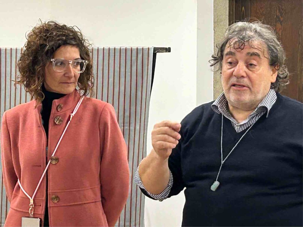 Buratto, fili, bastoni mostra burattini