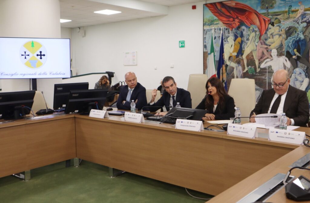 Conferenza su presentazione bando per sostegno economico a persone con patologie oncologiche