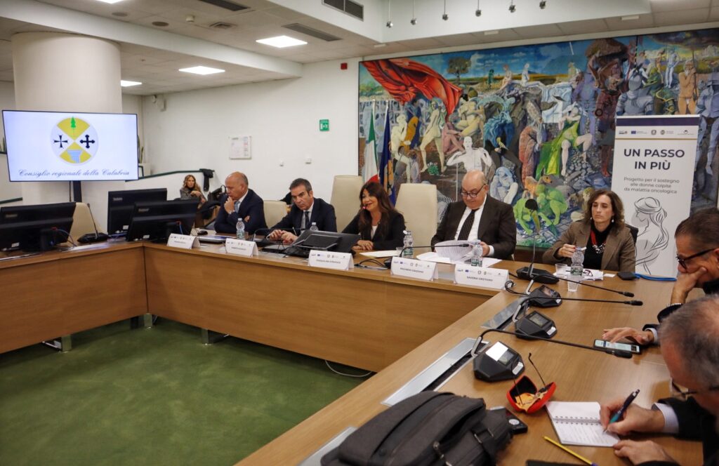 Conferenza su presentazione bando per sostegno economico a persone con patologie oncologiche