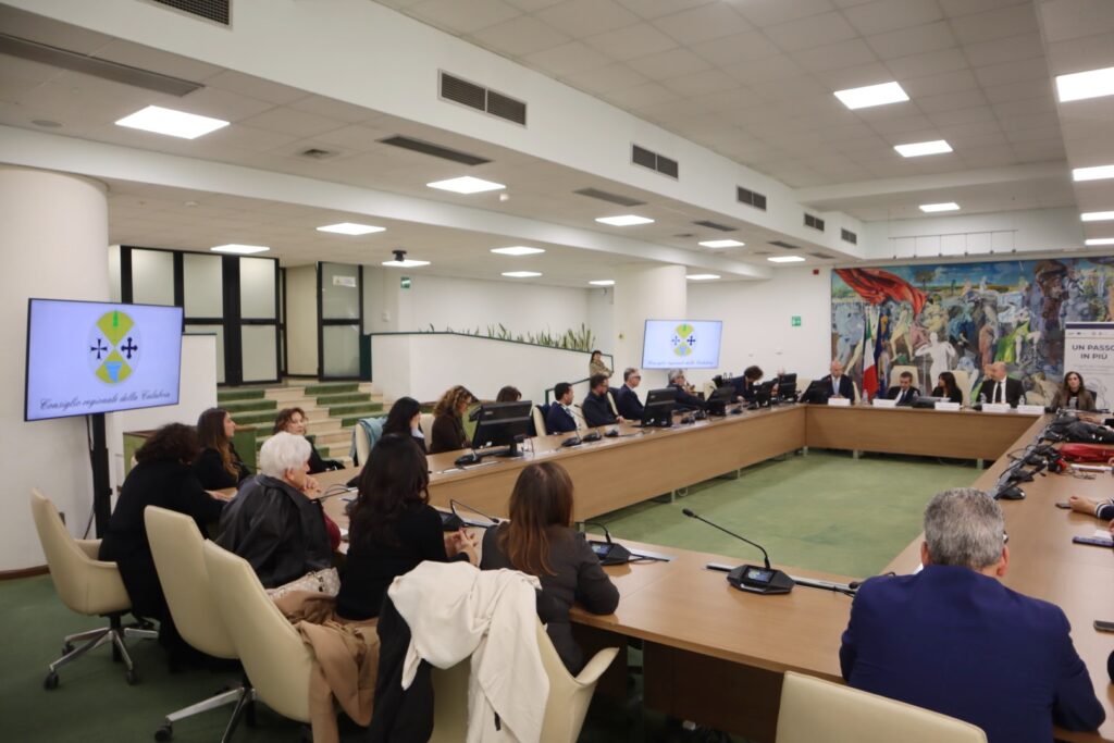 Conferenza su presentazione bando per sostegno economico a persone con patologie oncologiche