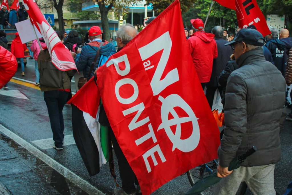Corteo No Ponte Messina