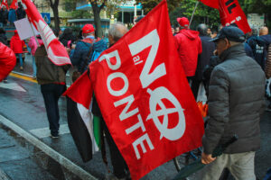 Corteo No Ponte Messina