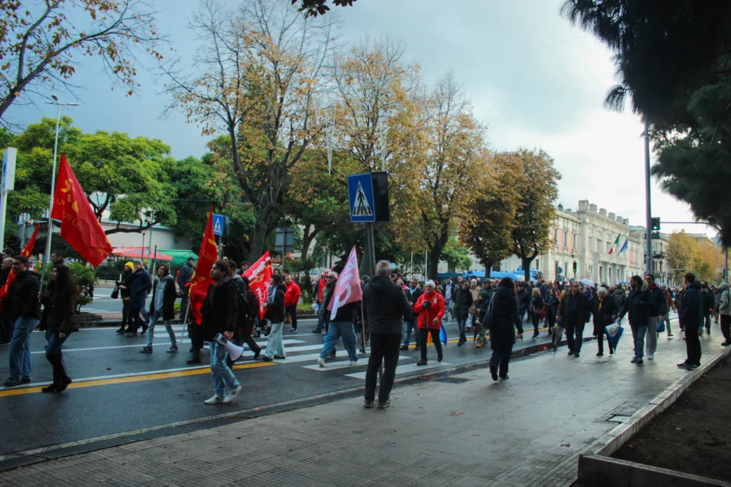 Corteo No Ponte Messina