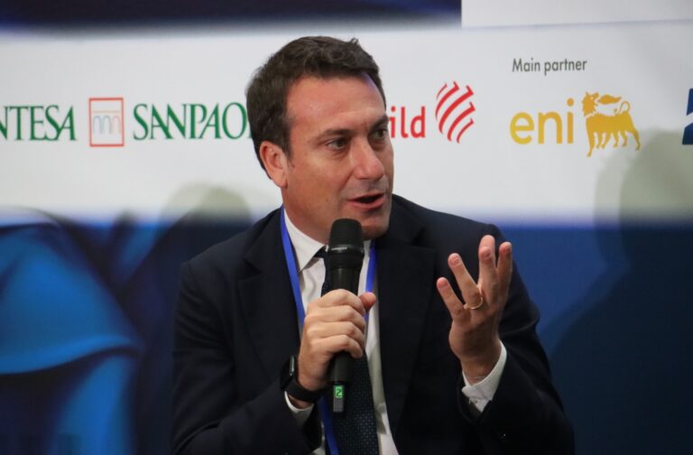 Porto di Gioia Tauro, Piacenza esalta numeri straordinari: “può diventare, con tutta la Piana, il polo logistico del centro Italia!”