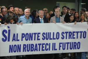 Flash mob pro ponte sullo stretto a Messina