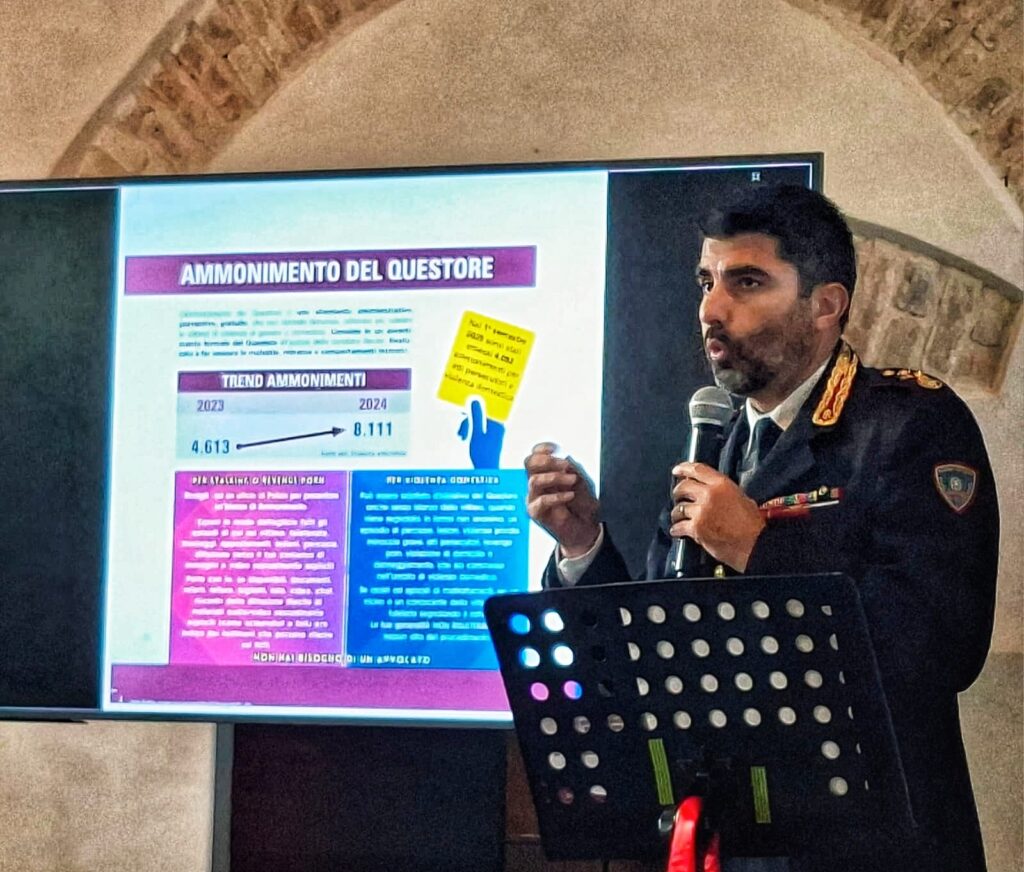 Iniziativa contro Violenza Donne Messina Polizia