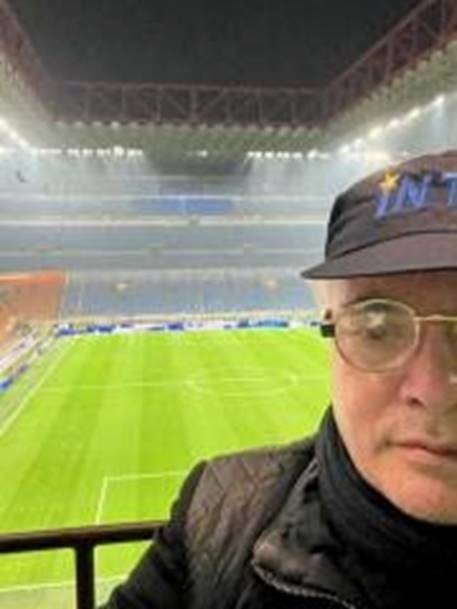 Klaus Davi nel secondo anello verde della Curva Nord Inter